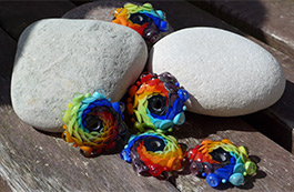 Glasräder in Regenbogenfarben Regenbogenperlen